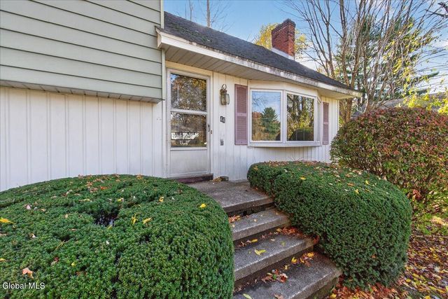 44 Damask Drive, Clifton Park, NY 12065