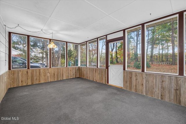 44 Damask Drive, Clifton Park, NY 12065