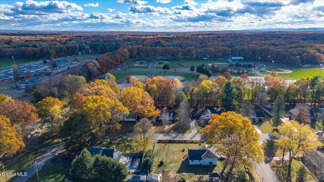 44 Damask Drive, Clifton Park, NY 12065