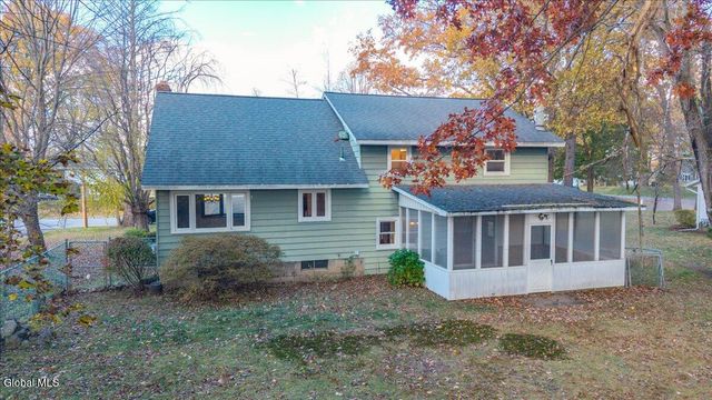 44 Damask Drive, Clifton Park, NY 12065