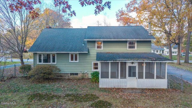 44 Damask Drive, Clifton Park, NY 12065