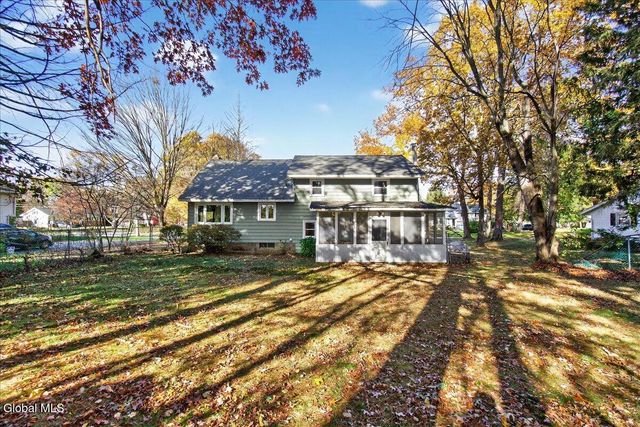 44 Damask Drive, Clifton Park, NY 12065