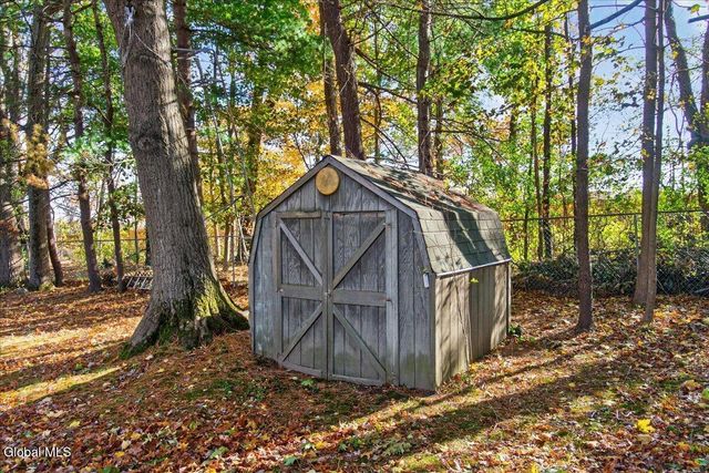 44 Damask Drive, Clifton Park, NY 12065