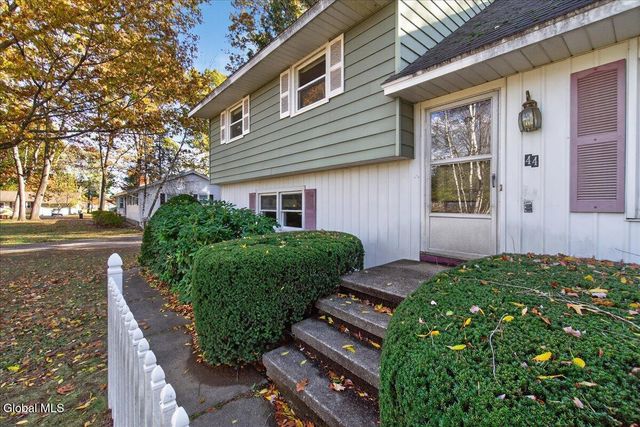 44 Damask Drive, Clifton Park, NY 12065