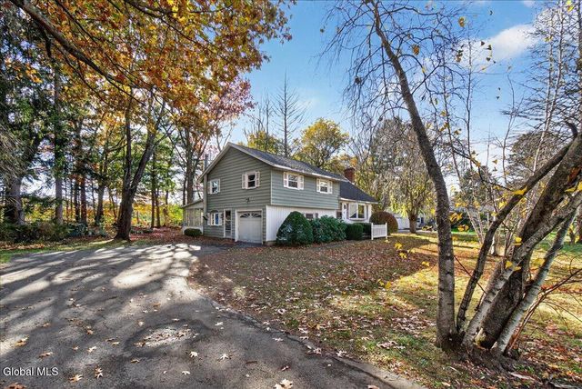 44 Damask Drive, Clifton Park, NY 12065