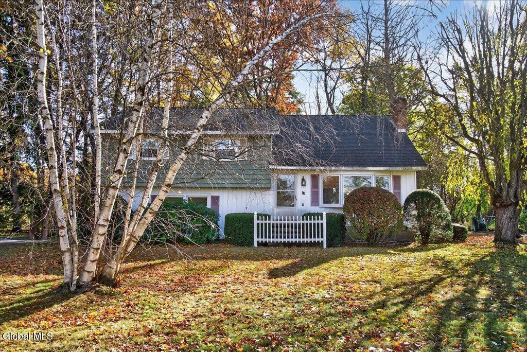 44 Damask Drive, Clifton Park, NY 12065