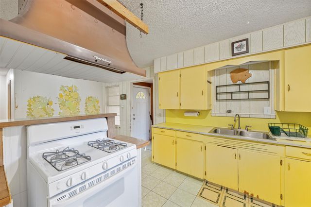 12844 Hearn RD, Corpus Christi, TX 78410