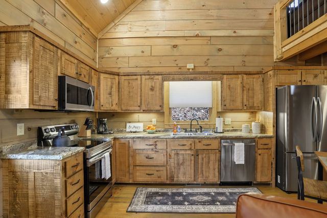 187 Cashes Valley Lane, Cherry Log, GA 30522