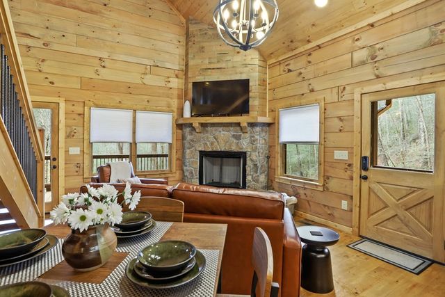 187 Cashes Valley Lane, Cherry Log, GA 30522