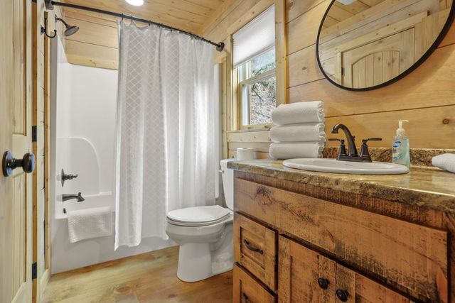 187 Cashes Valley Lane, Cherry Log, GA 30522