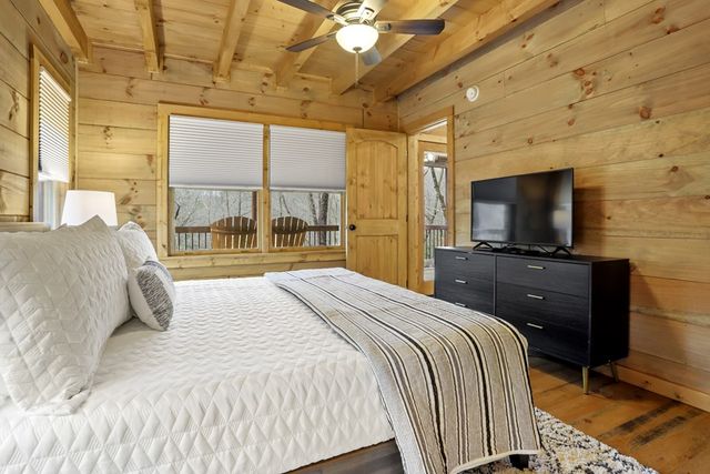 187 Cashes Valley Lane, Cherry Log, GA 30522