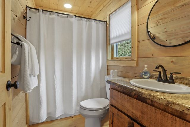 187 Cashes Valley Lane, Cherry Log, GA 30522