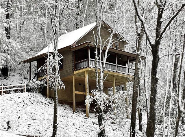 187 Cashes Valley Lane, Cherry Log, GA 30522