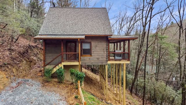 187 Cashes Valley Lane, Cherry Log, GA 30522