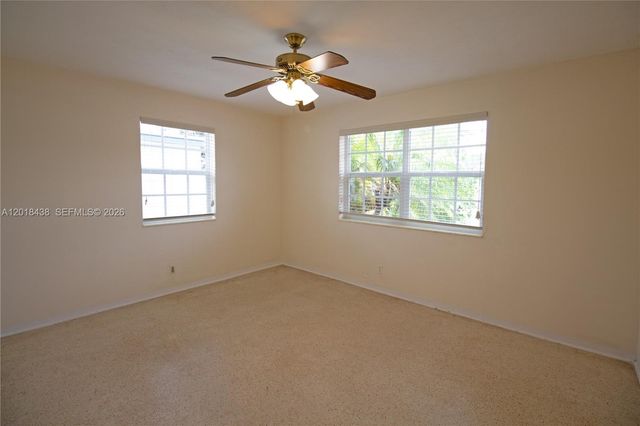 125 SW 3rd Ave, Hallandale Beach, FL 33009