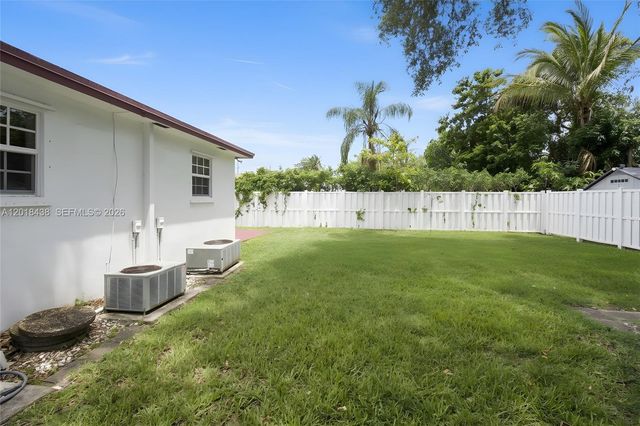 125 SW 3rd Ave, Hallandale Beach, FL 33009