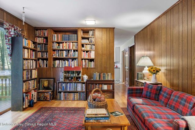 29 Maurizi Lane, Woodstock, NY 12498