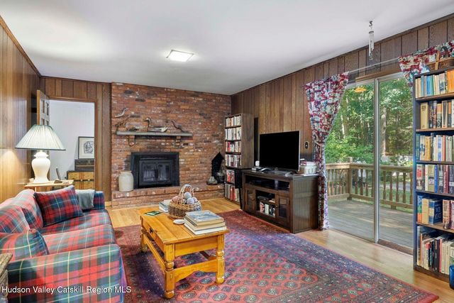 29 Maurizi Lane, Woodstock, NY 12498