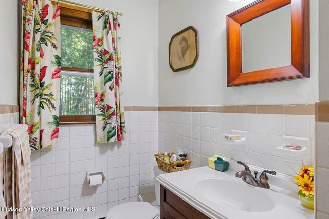 29 Maurizi Lane, Woodstock, NY 12498