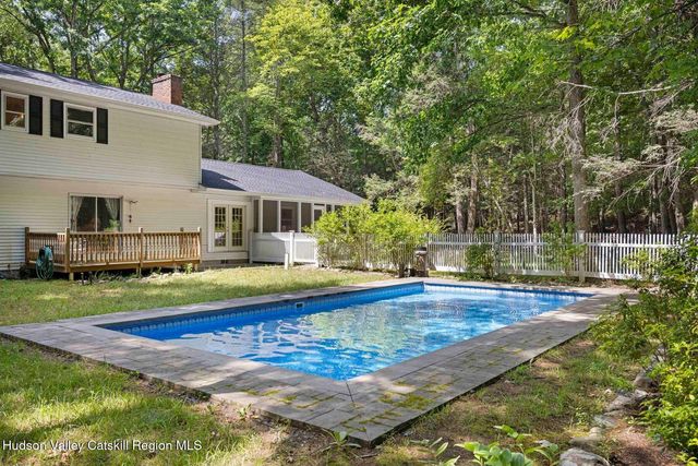 29 Maurizi Lane, Woodstock, NY 12498