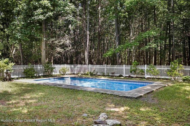 29 Maurizi Lane, Woodstock, NY 12498