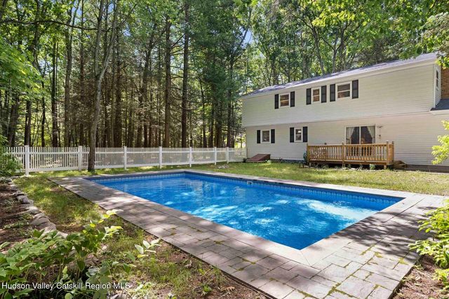 29 Maurizi Lane, Woodstock, NY 12498