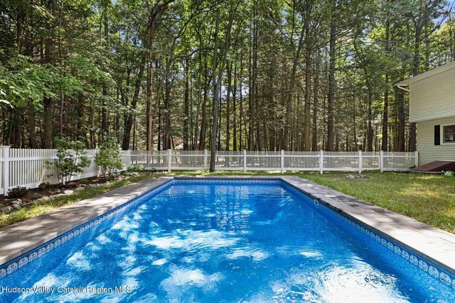 29 Maurizi Lane, Woodstock, NY 12498