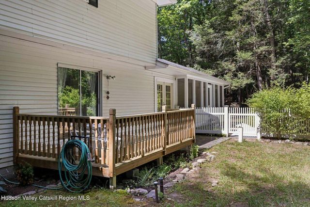 29 Maurizi Lane, Woodstock, NY 12498