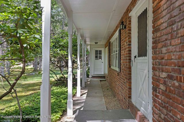 29 Maurizi Lane, Woodstock, NY 12498