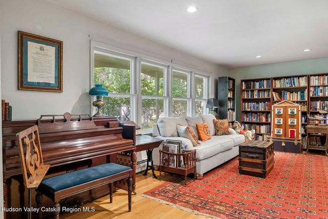 29 Maurizi Lane, Woodstock, NY 12498