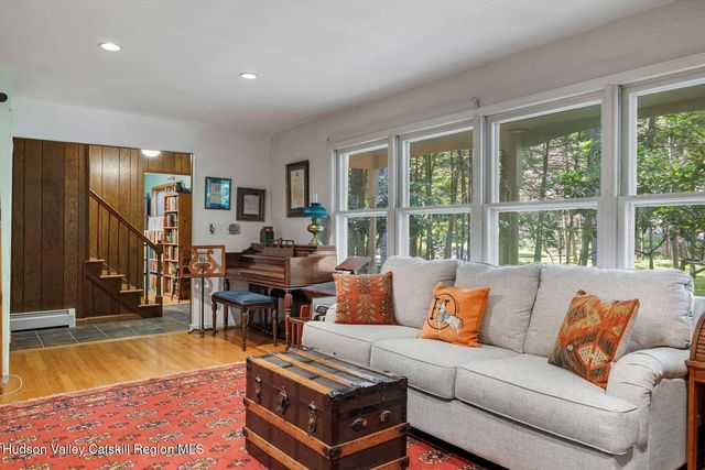 29 Maurizi Lane, Woodstock, NY 12498