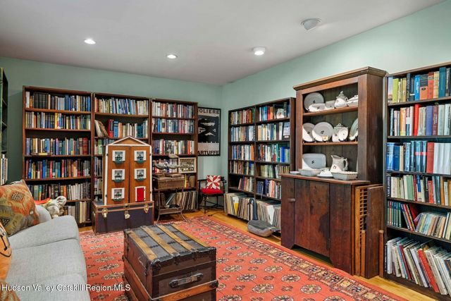 29 Maurizi Lane, Woodstock, NY 12498