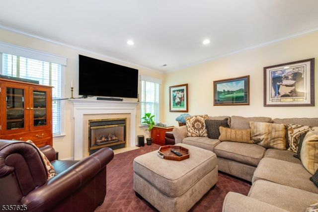 10 Cooper Ln, Long Hill Twp., NJ 07946