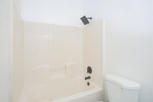 9962 N Woodrow Avenue, Fresno, CA 93720