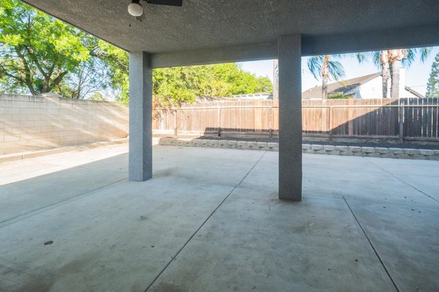 9962 N Woodrow Avenue, Fresno, CA 93720