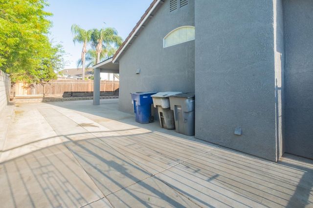 9962 N Woodrow Avenue, Fresno, CA 93720