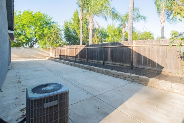 9962 N Woodrow Avenue, Fresno, CA 93720