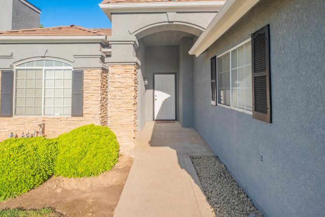 9962 N Woodrow Avenue, Fresno, CA 93720