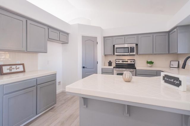 9962 N Woodrow Avenue, Fresno, CA 93720