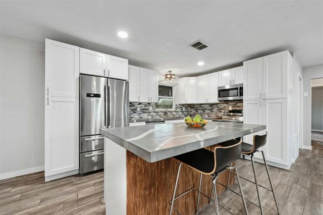 174 Hershal LN, Cedar Creek, TX 78612