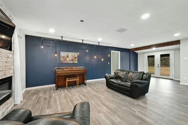 174 Hershal LN, Cedar Creek, TX 78612