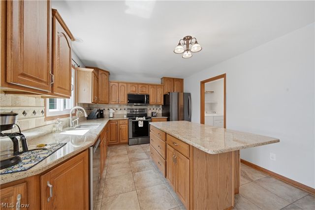 1745 N Duck Creek Road, North Jackson, OH 44451