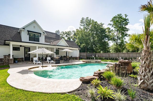 59 County Road 6324a, Dayton, TX 77535