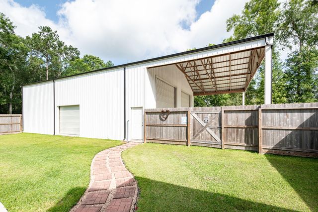 59 County Road 6324a, Dayton, TX 77535