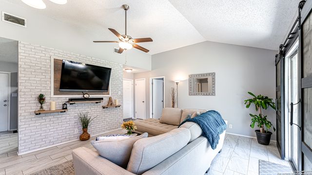 3309 Country View, Schertz, TX 78108