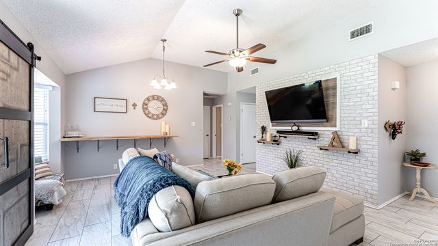 3309 Country View, Schertz, TX 78108