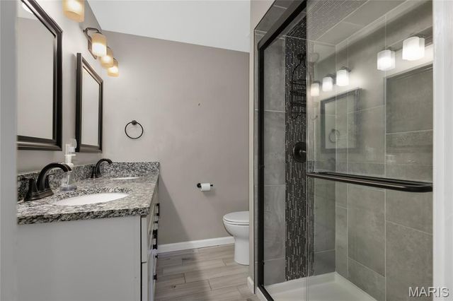 326 Renaldo Drive, Chesterfield, MO 63017