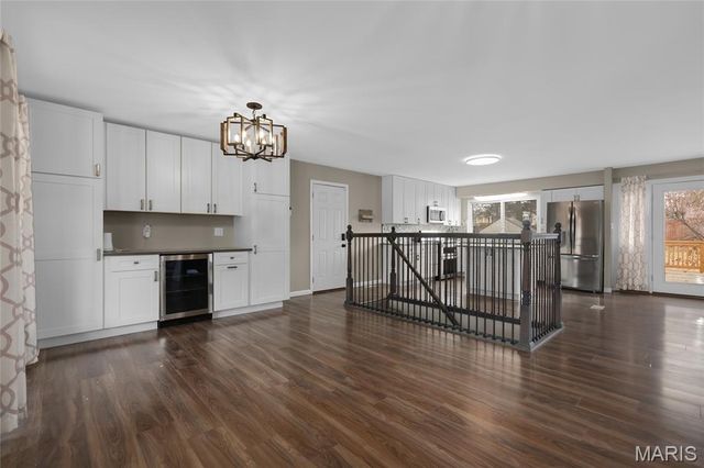 326 Renaldo Drive, Chesterfield, MO 63017