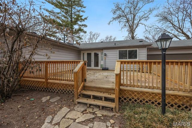 326 Renaldo Drive, Chesterfield, MO 63017