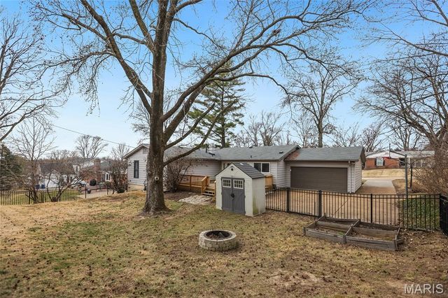 326 Renaldo Drive, Chesterfield, MO 63017